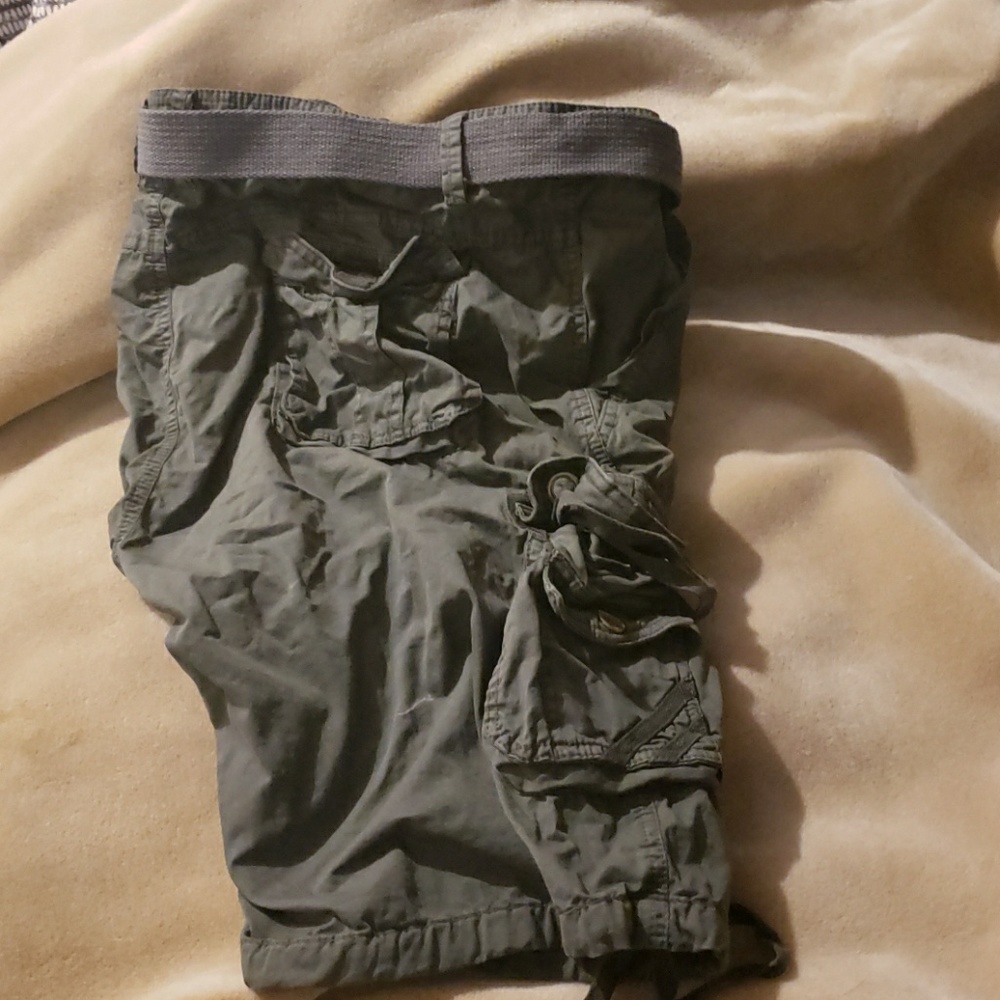 Shorts - Picture 3 of 3